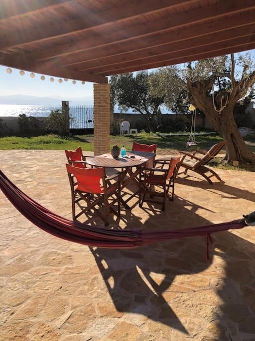 Villa House By The Sea At Skaloma, Loutraki Vouliagmeni-See Exterior foto
