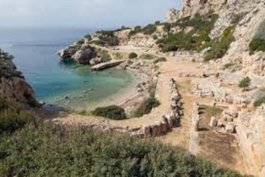 Villa House By The Sea At Skaloma, Loutraki Vouliagmeni-See Exterior foto